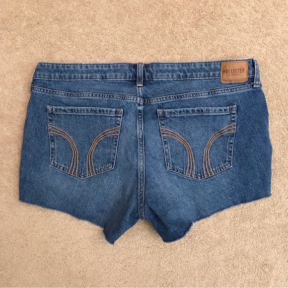 Hollister Distressed Denim Shorty Shorts Womens Size 17 Waist 33 Low Rise Frayed - Picture 3 of 11